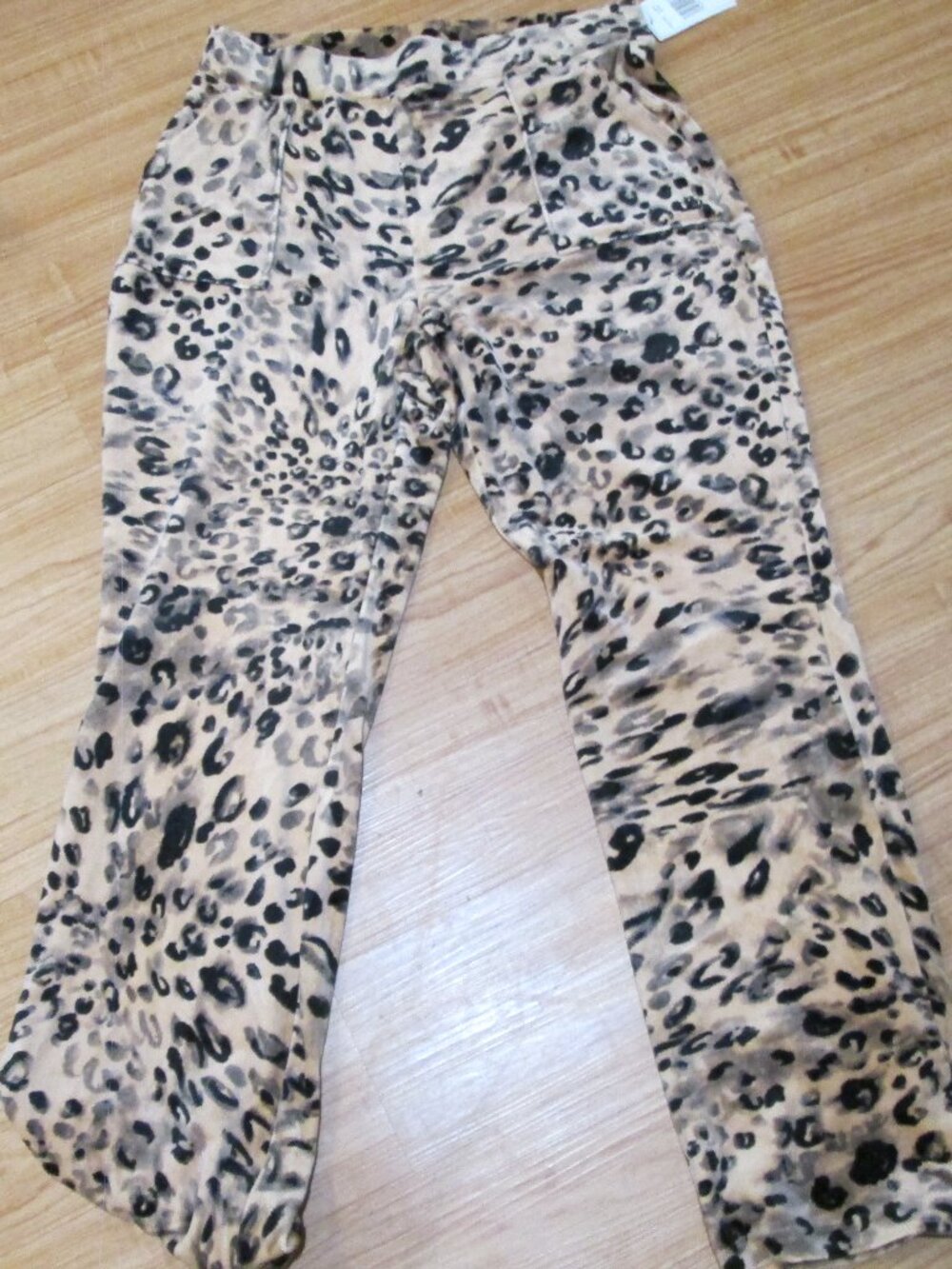 Juicy Couture Size Large Fancy Velvet Leopard House pants w/pockets soft NEW
